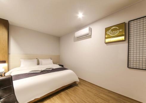 Gwangju Divine Hotel Gwangju Metropolitan City Quarto foto